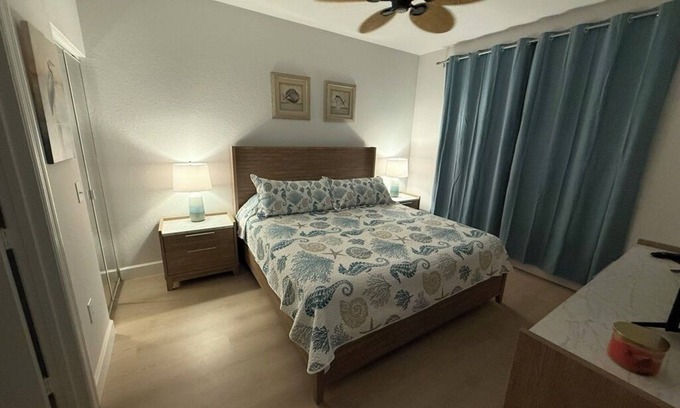 Iona Condominio | Charming 2-bedroom condo 10 mins from the Fort Myers beach and Sanibel Island