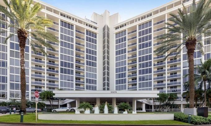 Bal Harbour Condominio | 2 Bedroom Condo 325631 by Houzlet