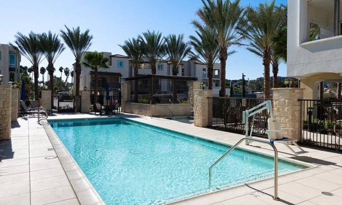 Del Obispo Condominio | 2 Bedroom Condo 460682 by Houzlet