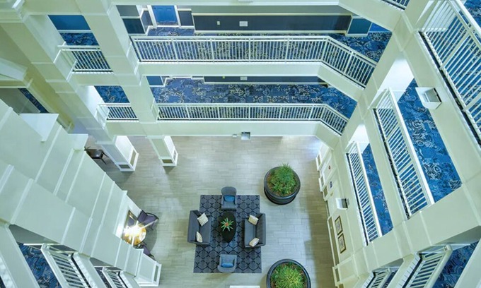 Old Town West Complejo | 2 Bedroom Condo at Wyndham Old Town Alexandria Resort - Close to D.C!