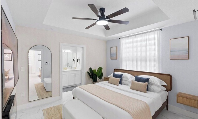 Pelican Condominio | 2-bedroom Condo in Cape Coral with King Bed