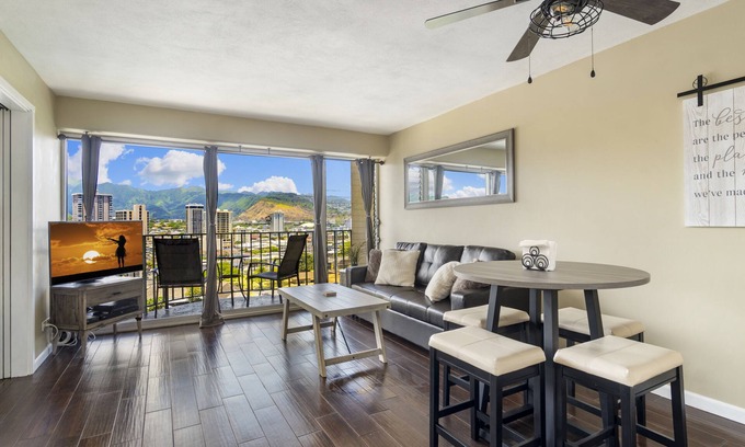 McCully - Moiliili Condominio | Condominio de 2 habitaciones en Waikiki