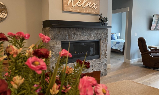 Grand Lake Condominio | 2 Bedroom Condo on the Boardwalk in downtown Grand Lake