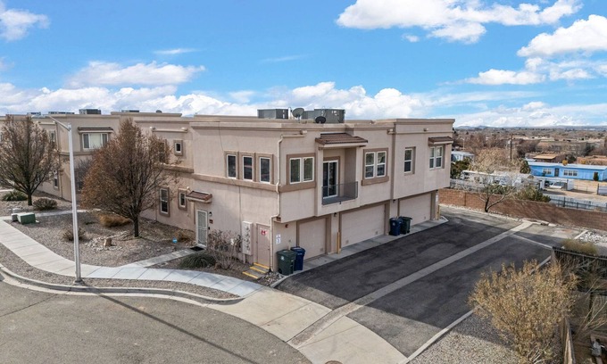 Southside Condominio | 2-bedroom condo with view of the Jemez Mountains