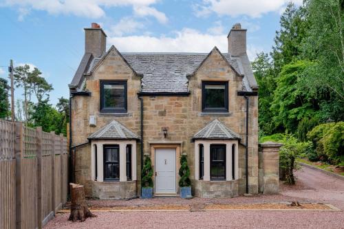 Newbattle Casa | 2 Bedroom Cottage-Free Parking