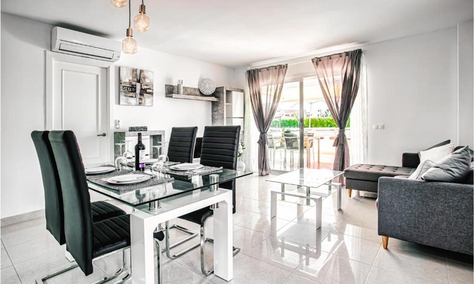 Cala Bona Apartamento | 2 Bedroom Cozy Apartment In Cala Bona