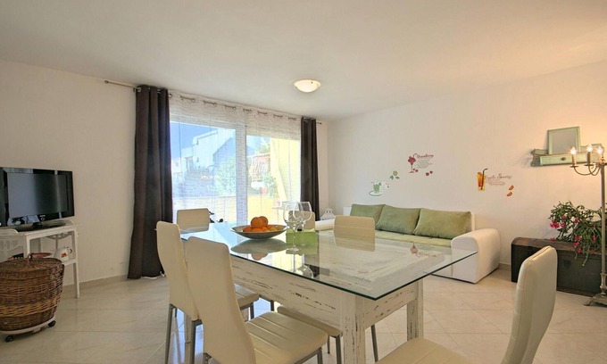Zambratija Apartamento | Acogedor apartamento de 2 dormitorios.