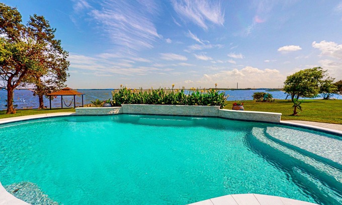Barrett Casa | 2-bedroom cozy guest home with, gym, patio, shared pool and views