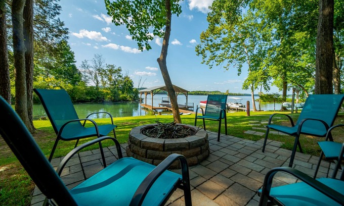 Decatur Casa | 2-Bedroom, Dog Friendly Home sleeps 6 on the Tennessee River/Chickamauga Lake
