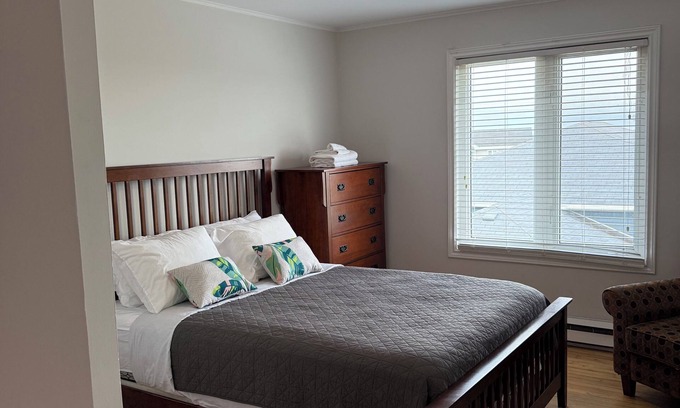 Terra Nova Apartamento | 2 Bedroom Executive Apartment near Airport - Airport Manor Unit #4