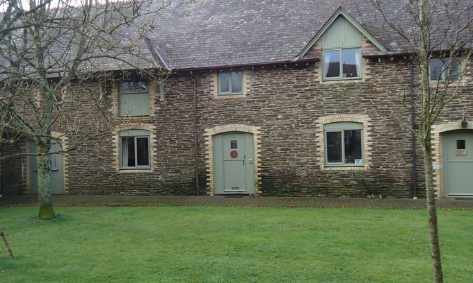 Noss Mayo Cabaña | 2 dormitorios (para familias y perros) Victorian Grade ll conversión estable