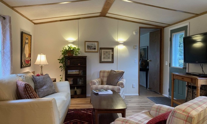 Delhi Casa | 2 Bedroom Farm Stay