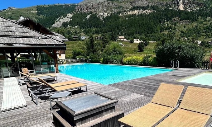 Monetier-les-Bains Apartamento | Luxurious 2-bedroom apartment at the foot of the slopes with heated pool