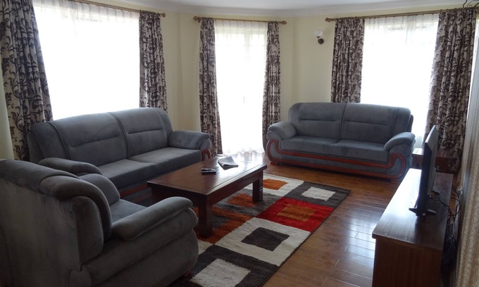 Thompson Estate Apartamento | Apartamento ático amueblado de 2 habitaciones
