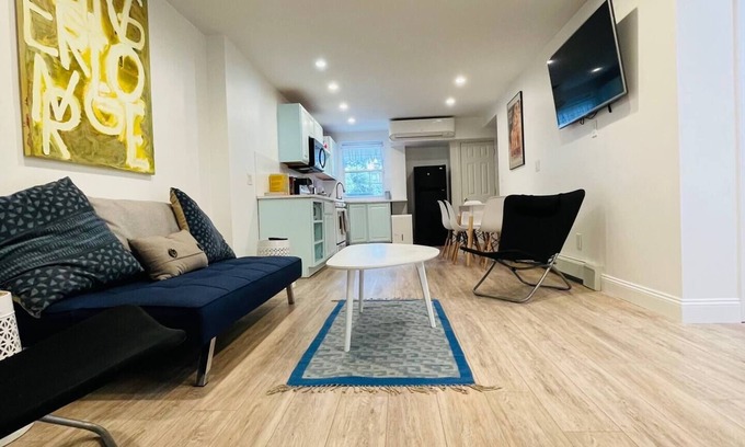 McGinley Square Apartamento | 2-bedroom garden apartment in Town house in Jersey City with AC, WiFi