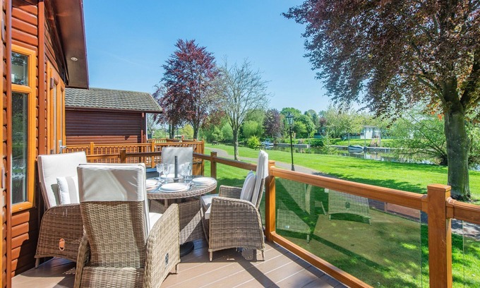 Tiddington Cabaña | 2 bedroom accommodation in Stratford-Upon-Avon