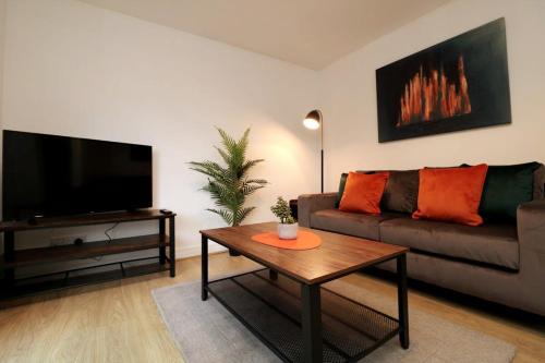 Lancaster Apartamento | 2 Bedroom GF Home - Private Parking and Garden