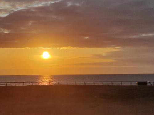 Llanelli Casa | 2 Bedroom Guest House Near Beach