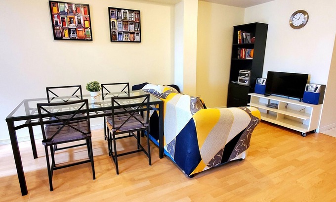 Village at York University Casa | 2-bedroom guest suite at YorkU+parking near subway