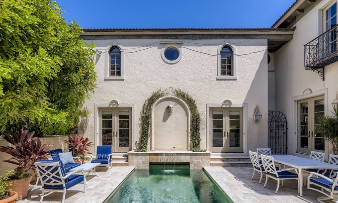 Palm Beach Casa | 2 bedroom guesthouse with pool just off Worth Avenue