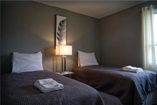 Roseneath Casa | 2 Bedroom Harbor Front Condo 10L