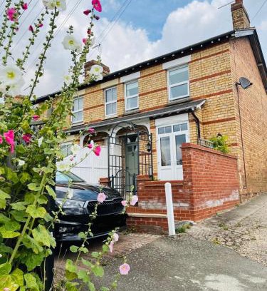 Stamford Apartamento | 2 bedroom Hidden Gem in Stamford with parking