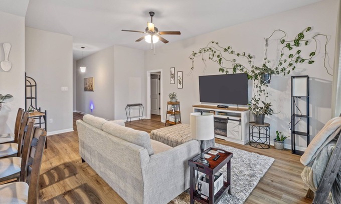 Lake Charles Casa | 2 Bedroom Home in Lake Charles