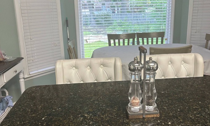 Florence Casa | 2 bedroom home with cozy back porch retreat