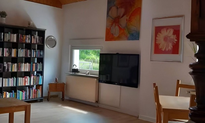 Eschweiler Casa | 2-bedroom home with WiFi, with private parking, garden and barbeque area.