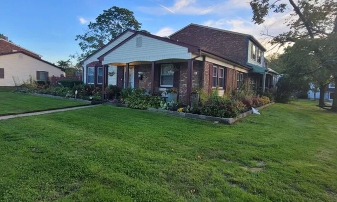 Willingboro Casa | 2 bedroom, host up to 5 people, willingboro 2 bedroom