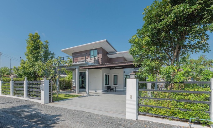Chang Khlan Casa | 2-bedroom house in charming Doisaket Chiang Mai with swimming pool, fitness.