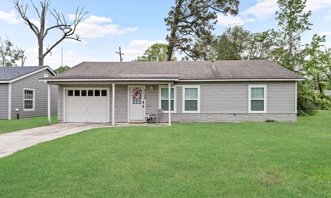 Beaumont Casa | 2-bedroom house in welcoming Beaumont with all the amenities of home!