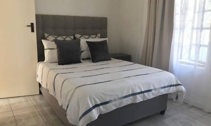 Meer En See Casa | Casa de 2 dormitorios en Meer En See Sudáfrica