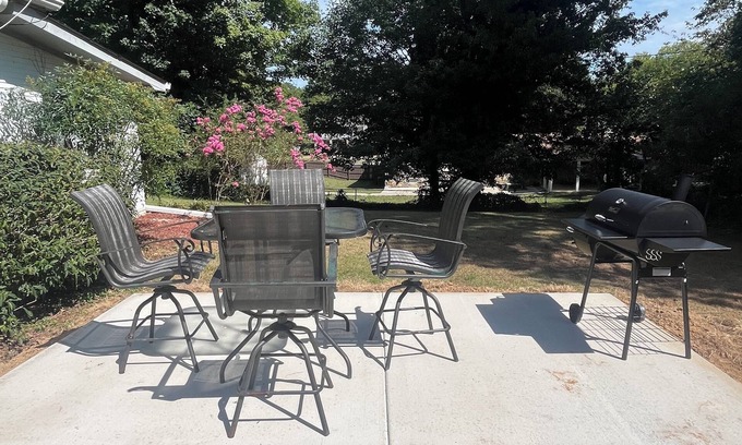 Dalton Casa | 2-bedroom house with AC, WiFi in delightful Dalton