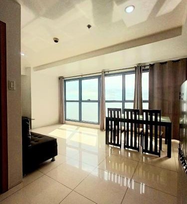 Ermita Apartamento | 2 Bedroom in Grand Riviera Suites infront of US Embassy