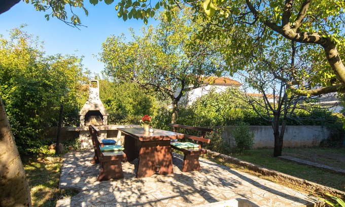 Krk Apartamento | 2-bedroom Krk Apartment - Near Krk Beaches & Town!