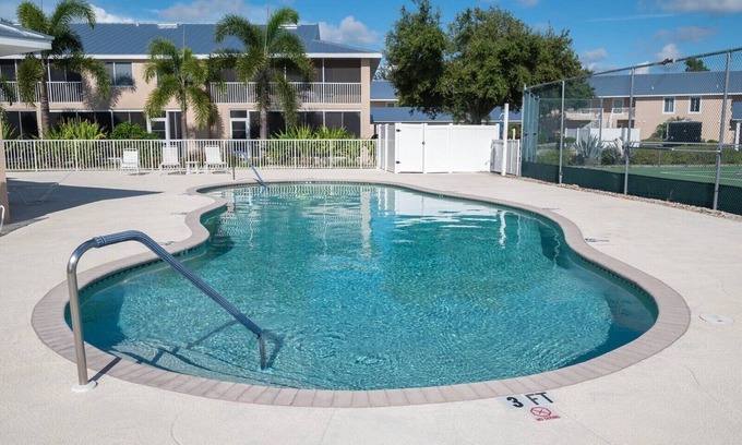 Port Charlotte Condominio | 2-bedroom Lakeview condo in peaceful Rotonda West,Fl. Approx. 7 miles to beach.