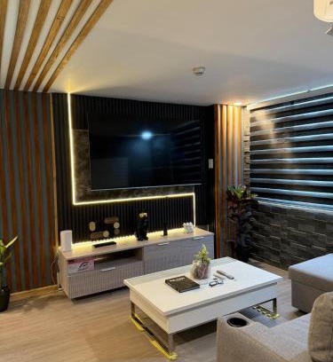 Malamig Apartamento | 2 bedroom loft type near Rockwell