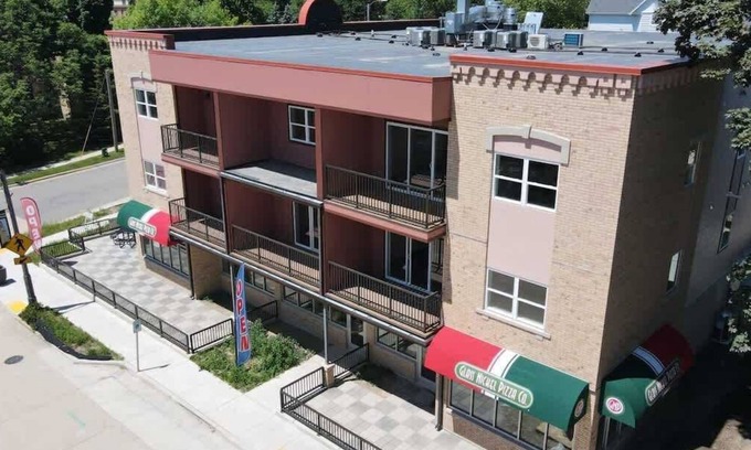 Sun Prairie Apartamento | 2 Bedroom - Main Street Sun Prairie WI