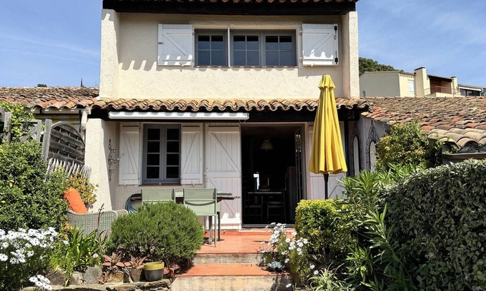 La Croix-Valmer Casa | Mas 2 habitaciones con vista al mar, piscina, Wi-Fi