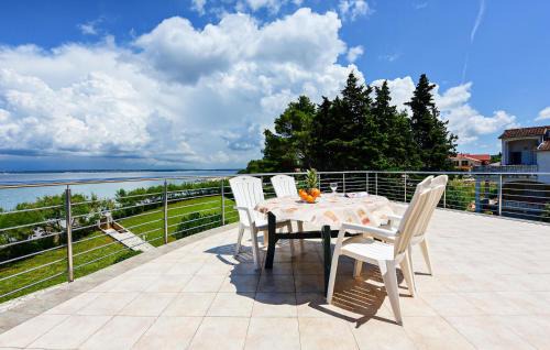 Ugljan Apartamento | 2 Bedroom Nice Apartment In Ugljan