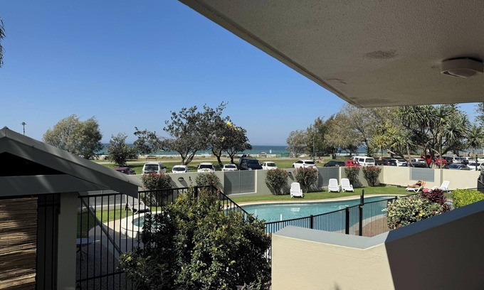 Miami Apartamento | 2 Bedroom Ocean Glimpses Renovated Apartment - Right on Miami Beach!