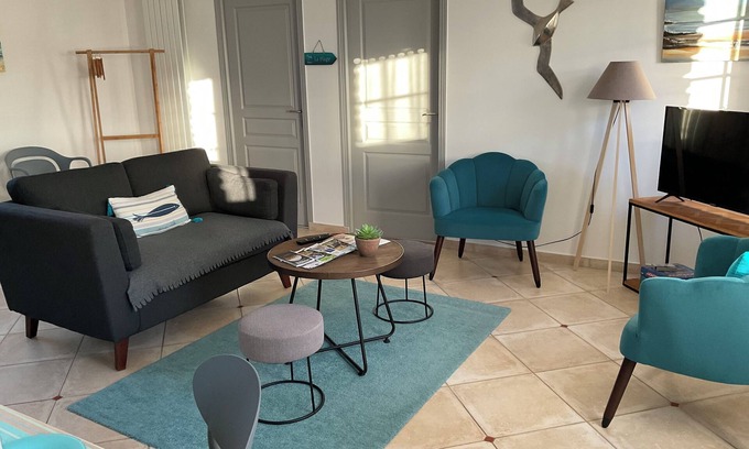 Saint-Come-du-Mont Casa | 2 Bedroom Private vacation home in Carentan-les-Marais