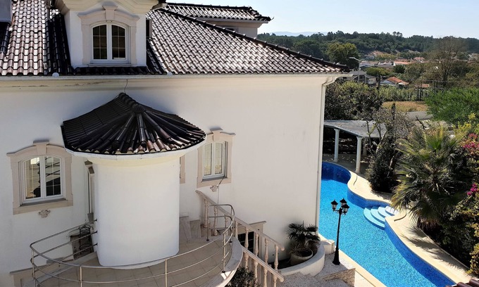 Arnal Casa | 2 Bedroom Penthouse at Luxury Villa ☆☆☆☆☆