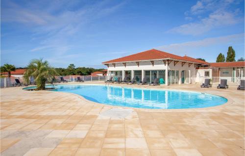 Cassen Apartamento | 2 Bedroom Pet Friendly Apartment In Cassen