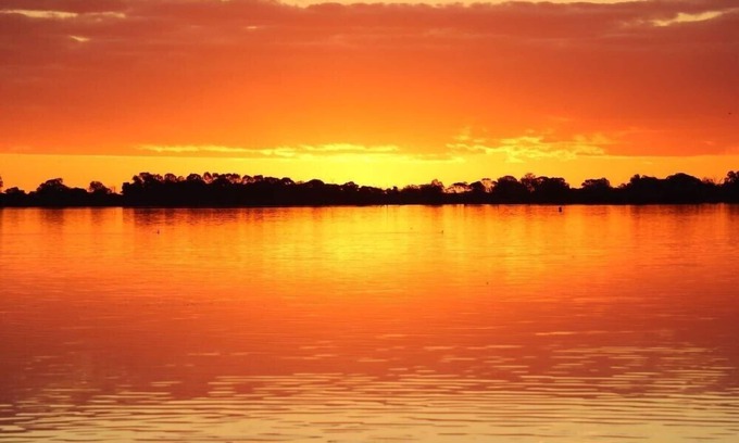 Barmera Casa | 2 bedroom pet friendly cottage right next to the lake