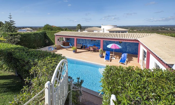 Funchal Casa | Villa privada de 2 dormitorios con una gran piscina privada y la zona de la piscina más hermosa