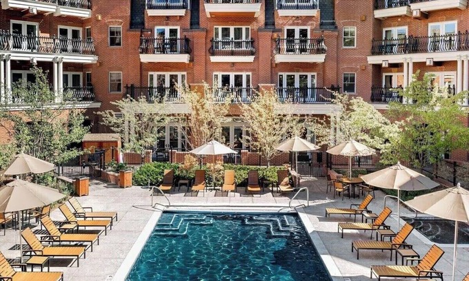Aspen Complejo | 2-bedroom resort in beautiful Aspen with full kitchen, WiFi, fitness room, AC