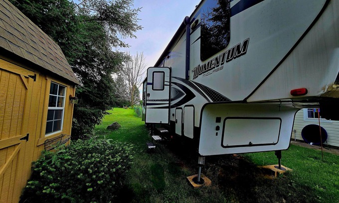 Centre Hall Casa | 2-bedroom RV @ Centre Hall WiFi, quiet area, ten miles from PSU campus/stadium