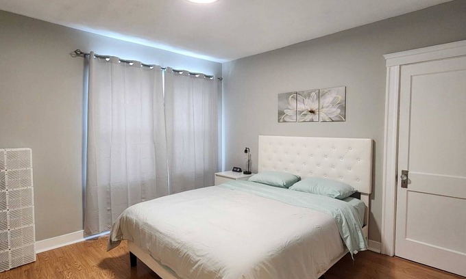 Everett Casa | 2 bedroom's 1 bathroom 10 min-Airport/Downtown Boston 7 min-Encore Casino